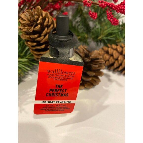 Bath & Body Works Christmas Holiday 2 New Wallflowers - Picture 4 of 6